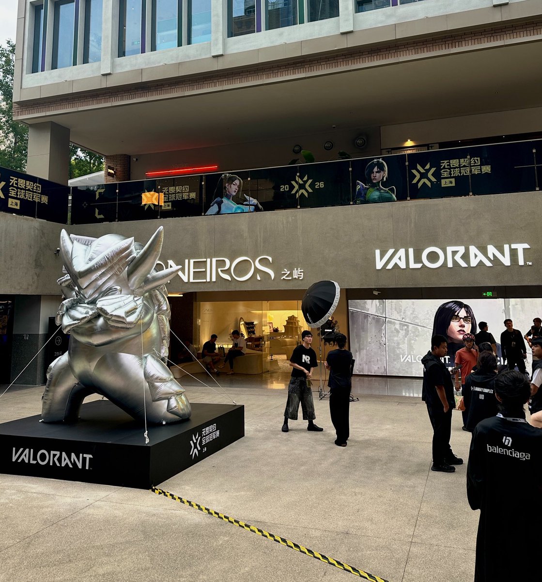 VoLchaan's tweet photo. VALORANT × BALENCIAGA

ヴァイパーがブランドアンバサダーになる時代 https://t.co/5DnNBHGLUI