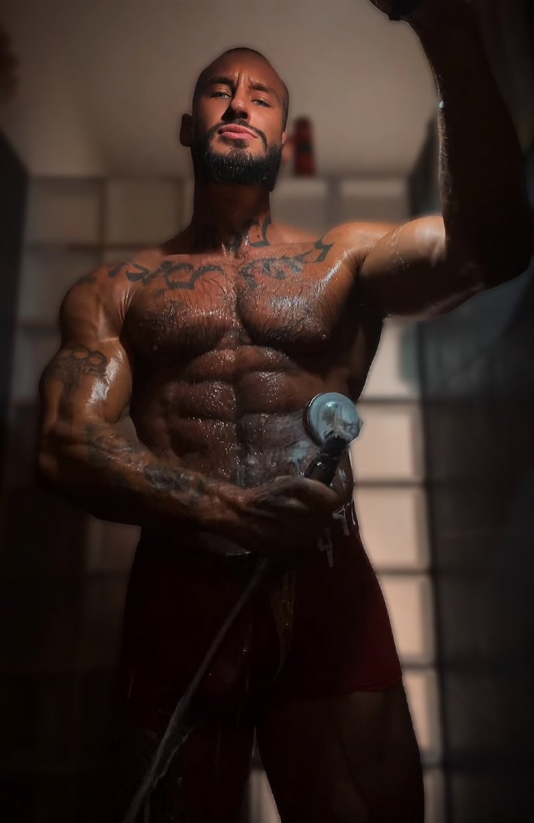 BigFuckingNik's tweet photo. Who wants to take a hot shower with me? https://t.co/h6uGjQbb6q