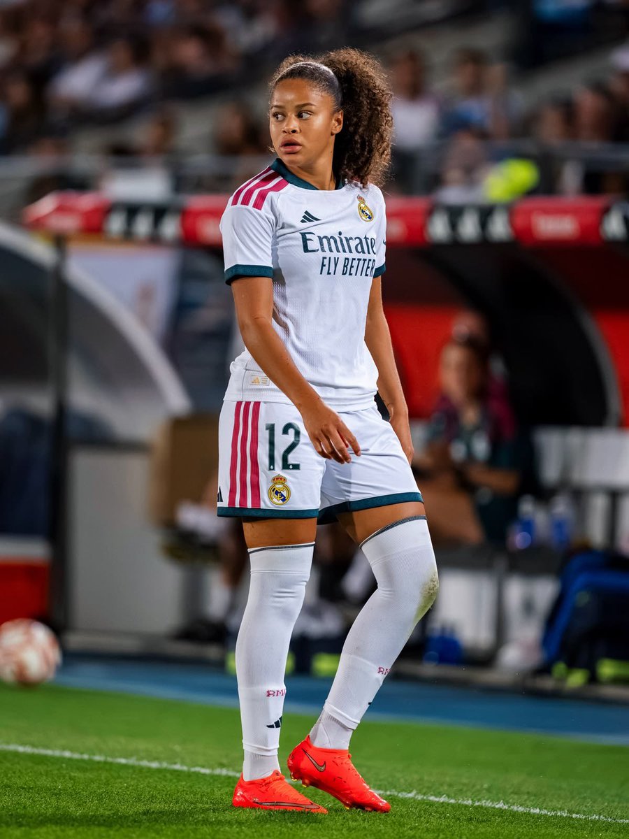 MimiluvPre94940's tweet photo. Women crush Wednesday quote with your favorite female footballer https://t.co/fzHITi1Zf9