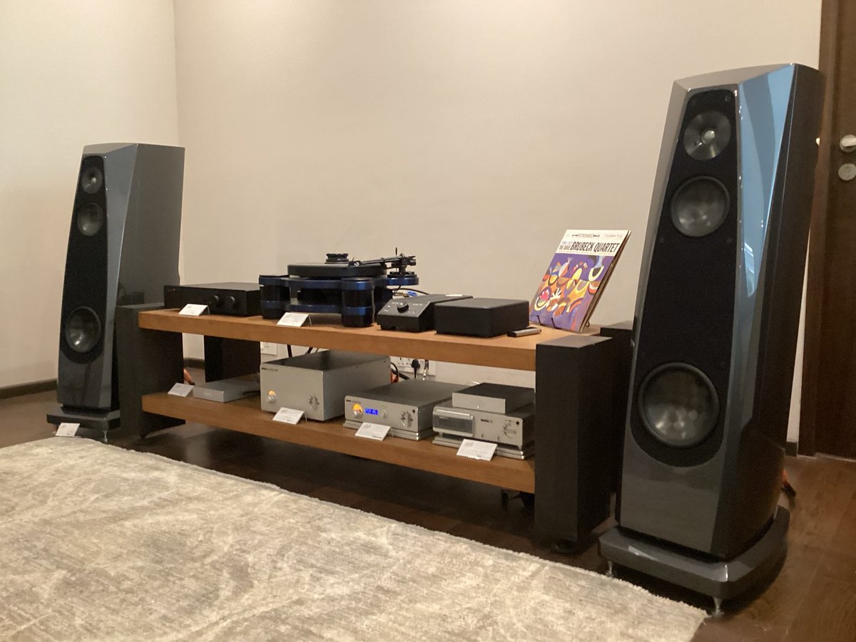 JarrodKast's tweet photo. Here’s what you’ve been missing at Audio Lounge, Mumbai. Equipment available for demo
Rockport Atria II, SME Model 35, Nagra Classic Power Amplifier, Nagra Compact Phono, Nagra Compact Streamer, Nagra Classic DAC, and Siltech Cables. https://t.co/ScV3iwWiMn