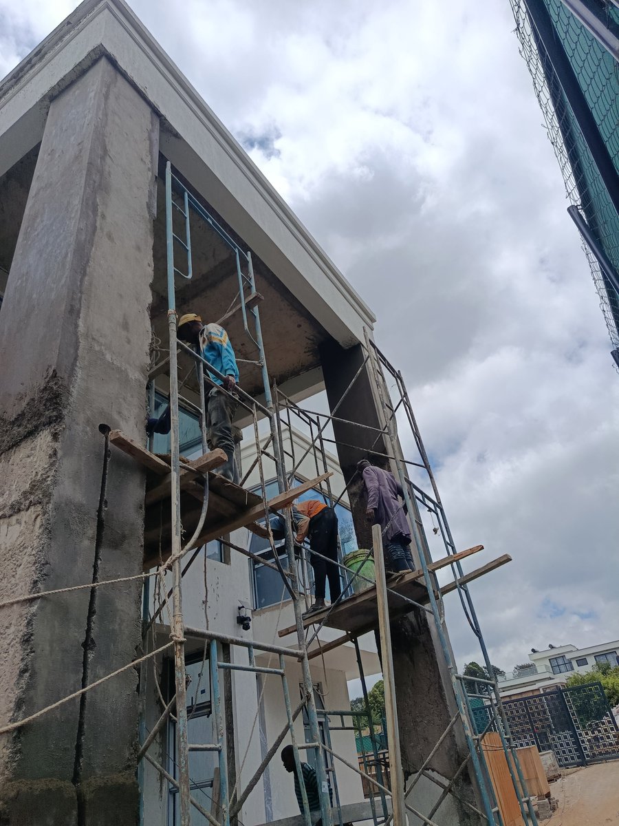 Commercial5327's tweet photo. Column plaster repairs.
#BeyondHouses #UNGA https://t.co/7kno38I8wG