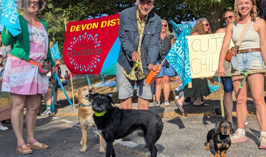 IERUK's tweet photo. Teaching unions secure fully funded teacher pay offer after long battle with Government.

Schools in England are to get around £500million in extra funding towards the teachers’ pay award this year: https://t.co/3zKxfWNumR https://t.co/hYcEuwyk3N