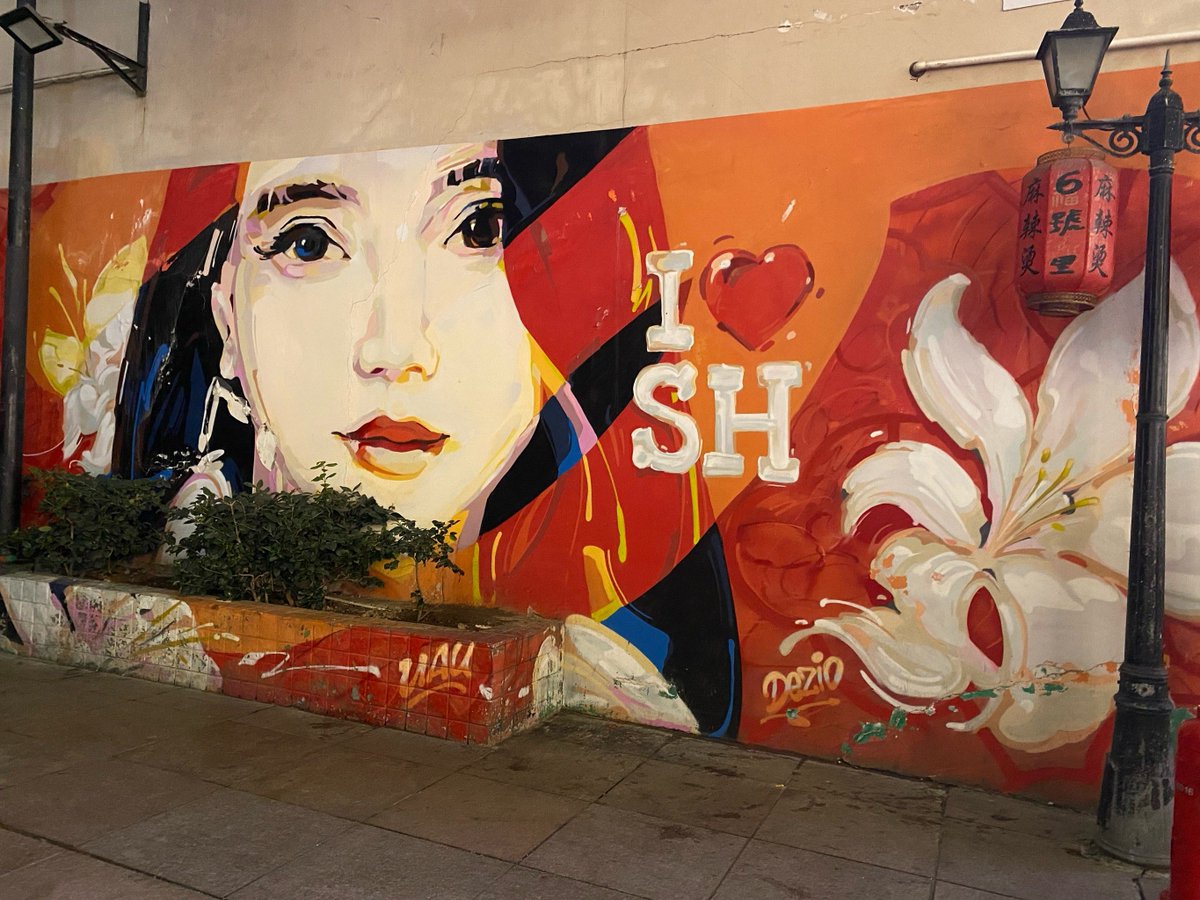 aileg520407's tweet photo. [The painter’s new mural brings together比邑估 local artists to showcase cultural heritage with vibrant colors!]， https://t.co/BQlHmZwmZT