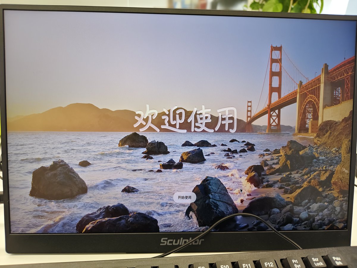 linguanus's tweet photo. 救活了，借了个C口拓展坞。

没买苹果全套的后果，妙控套装可以自动匹配，但其它蓝牙设备有概率连不上导致Mini主机变砖。

另外互fo，关必回🤓。

#MacMiniM6 #Mac #拓展坞 #typeC #浇朋友 #互fo https://t.co/ik0rQYj7RL