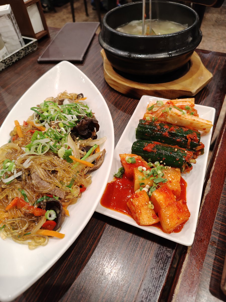 mikaring_92's tweet photo. 昨日新大久保の韓国料理屋さんに行ってきた。20日遅れのお誕生日祝いをしてくれた。お腹がパンパンになって帰って来た。ありがとう https://t.co/eW9jMnNzvU