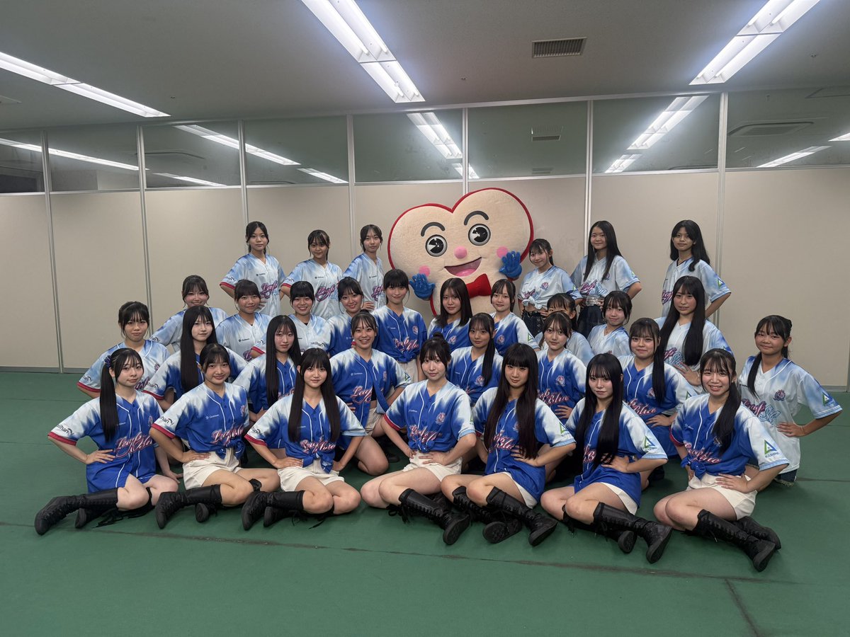 KT_Leap_Blue's tweet photo. 💃お知らせ💃

現在 #BBT  （富山テレビ）で先日撮影した #すきすきビーちゃん #LeapBlue &amp; #LeapSky バージョン放送中📺

放送日と時間です！
平日
朝5:15〜、夕方15:40〜
土曜朝5:50〜、日曜朝4:10〜
約2分間の番組です！

みなさん見てね♡ https://t.co/y9PdVumMcg