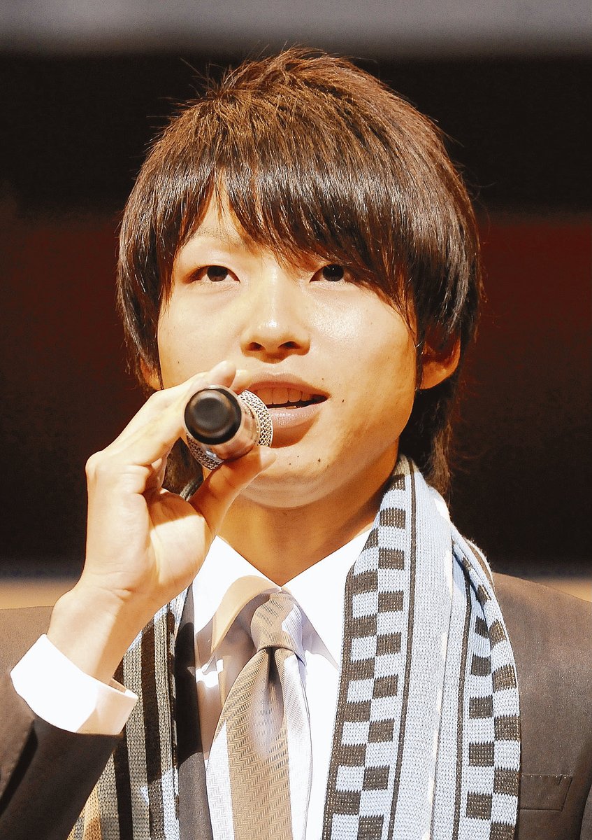 kanasports2020's tweet photo. 「いつかはフロンターレの顔になりたい」

16年前の新体制会見でそんな意気込みを語っていた小林悠選手

クラブの歴史を動かした偉大なストライカーでした。

#frontale #小林悠 https://t.co/SXTPzRpBwo
