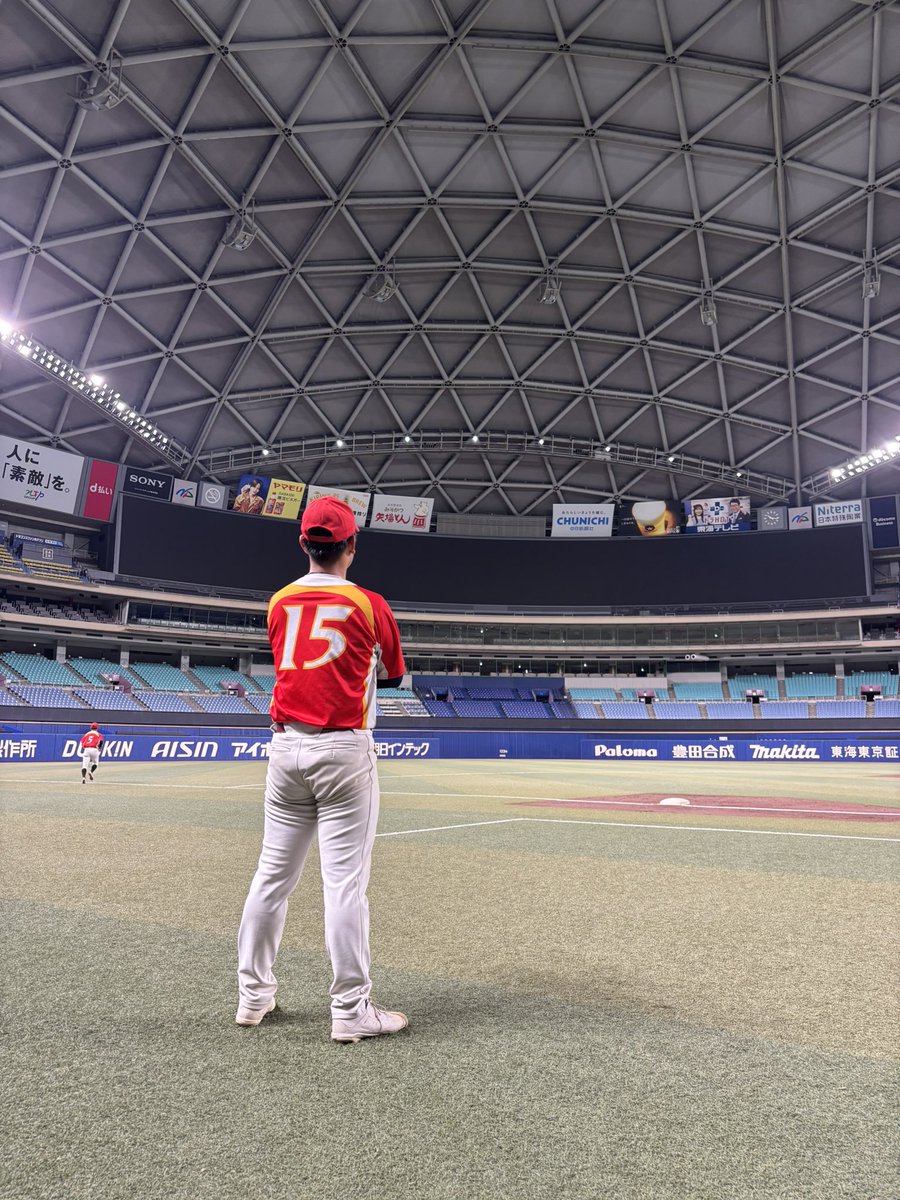 jam_miyuki's tweet photo. バンテリンドームで旦那の野球試合ベンチ入りしてきた！そんなんいいからライブでこの距離入りたかった笑笑 https://t.co/x3VOVVVsbt