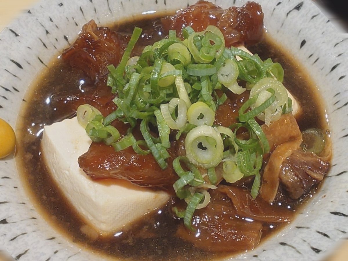 tanabe__yuri's tweet photo. 牛すじがとってもトロトロ…🤤
どれを食べても美味しかったです！

こういう美味しいお店が近所にあるところに住みたい…🫧

美味しいご飯も食べられたし、お家でゆっくり過ごすこともできました✨️
明日からまた早起き頑張ります💤 https://t.co/0FqrSoh9Gv