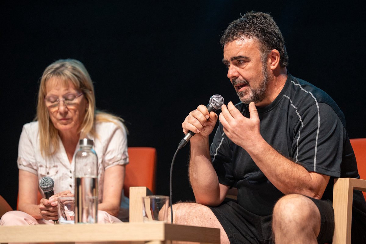 iasgirona's tweet photo. @LaiaArnal @FundacioDrissa @MuseuArtGirona El programa de ràdio Ens Patina l’Embrague de @fundaciodrissa dona veu a les persones amb experiència pròpia i professsionals en la taula sobre #DretsHumans i #recuperació. David de Martín fa parella amb la psiquiatra Cristina Gisbert i expliquen l’experiència #UsuariExpert https://t.co/gfRllAnDeT