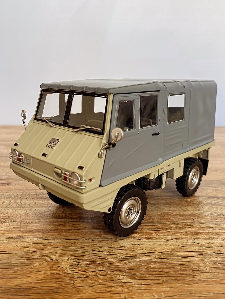ElizabethLzhpg's tweet photo. Steyr-Puch Haflinger https://t.co/JTJgElGJHS