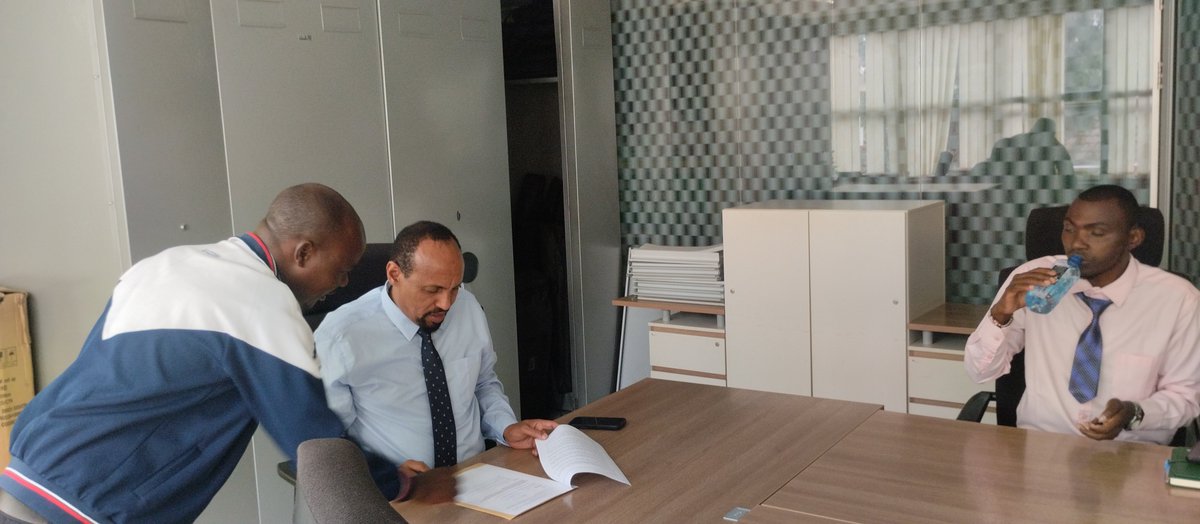 TBChampions_ke's tweet photo. The #TestToBeatTB Kenya Advocacy Memorandum has officially been received by the Ag. Head of the @NTLDKenya
Dr. Abdullahi Omar. Civil society organizations and TB-affected community representation has been made by Network of TB Champions Kenya, @StopTBKe & @KELINKenya https://t.co/HadbjL3cLv