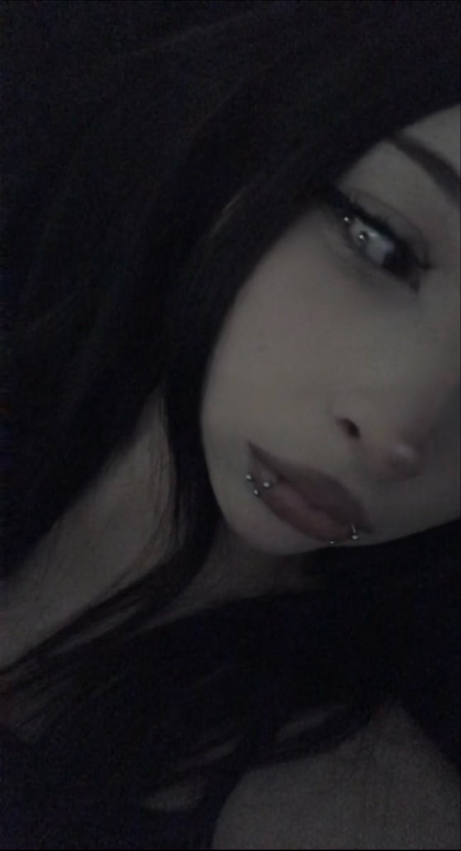 cloverbunnylol's tweet photo. eye piercing https://t.co/ORNDH62roq