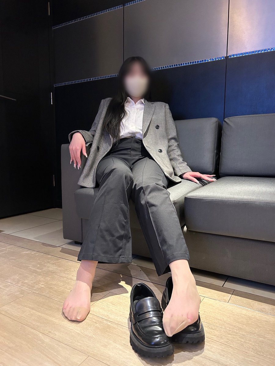 ashiotome_sub's tweet photo. みおさん(23)
美容クリニックの受付スタッフ

足のサイズ：23cm

㊙️動画はこちらから��
@ashiotome https://t.co/RE5BWbTBwH