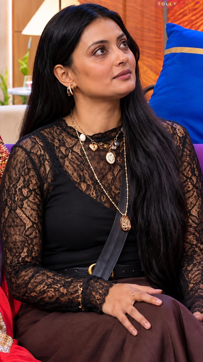 SANKALAPRIYUDU0's tweet photo. Debjani in big boss 🥵🤤🔥
Inka kavala pics comment cheyandi 💦 https://t.co/cfTttI5RCp