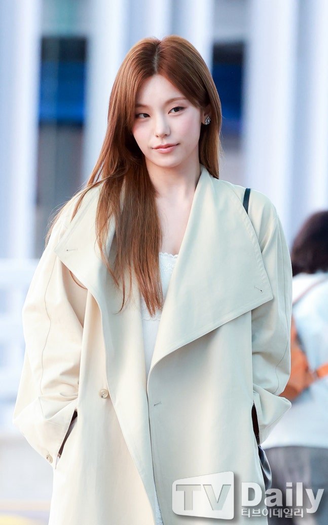 YEJIDataBase's tweet photo. ＃YEJI ICN Airport Departure

🔗https://t.co/1gDmdtKgTW
🔗https://t.co/niSrKiCUSz
🔗https://t.co/HBhx7bSGBL
🔗https://t.co/QXNrHgyveJ

JAKARTA MENYAMBUT YEJI
#SelamatDatangYEJI https://t.co/4sjCZh7wIM