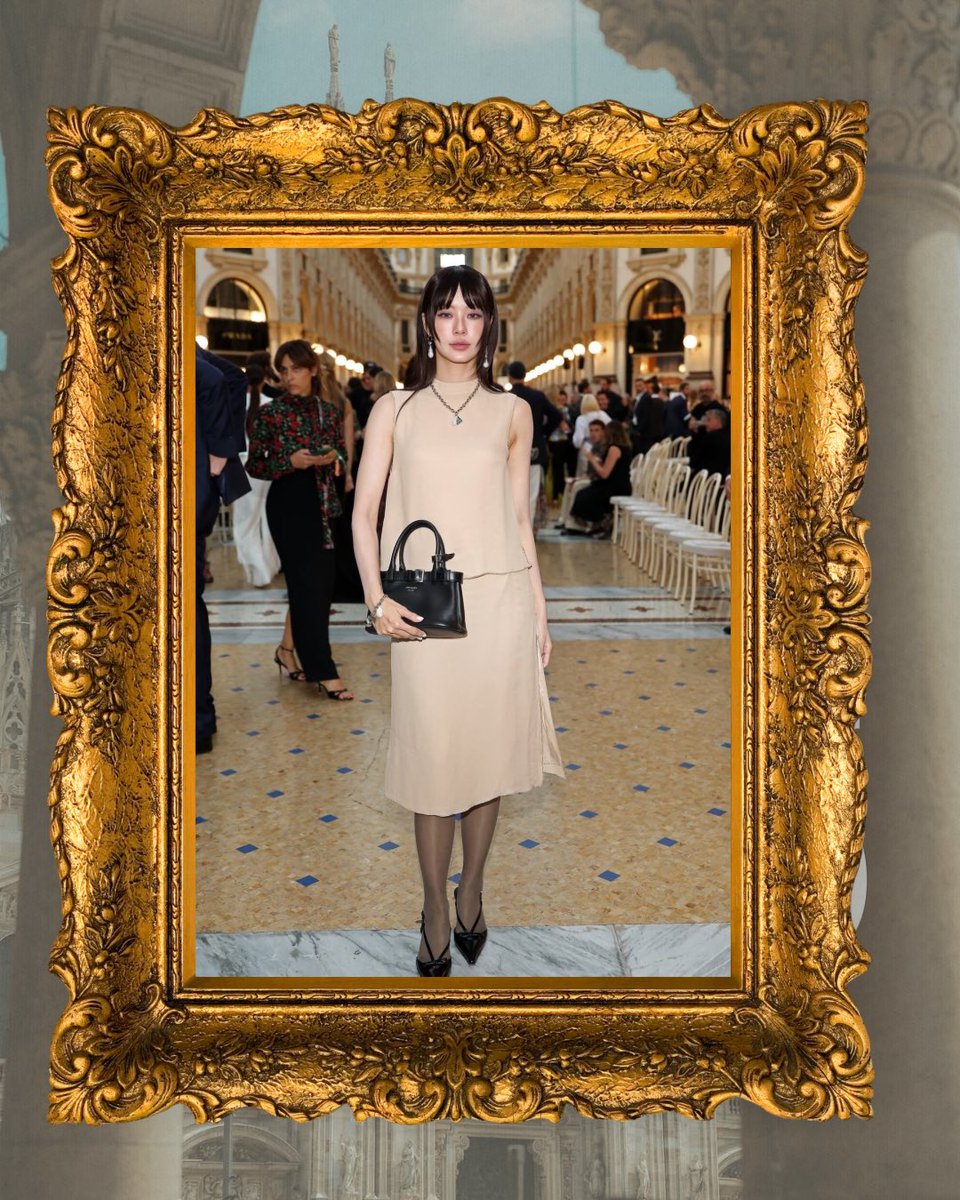 Engagement_ntf2's tweet photo. Namtan Tipnaree Prada’s Barand Ambassador at #VOGUEWORLD 2026 Fashion show.

So Gorgeous 🤍

NAMTAN BA PRADA SS27

#PradaSS27xNamtan
#PradaSS27 #Prada 
#NamtanTipnaree
@prada @NamtanTipnaree https://t.co/2VU6cRB5mL