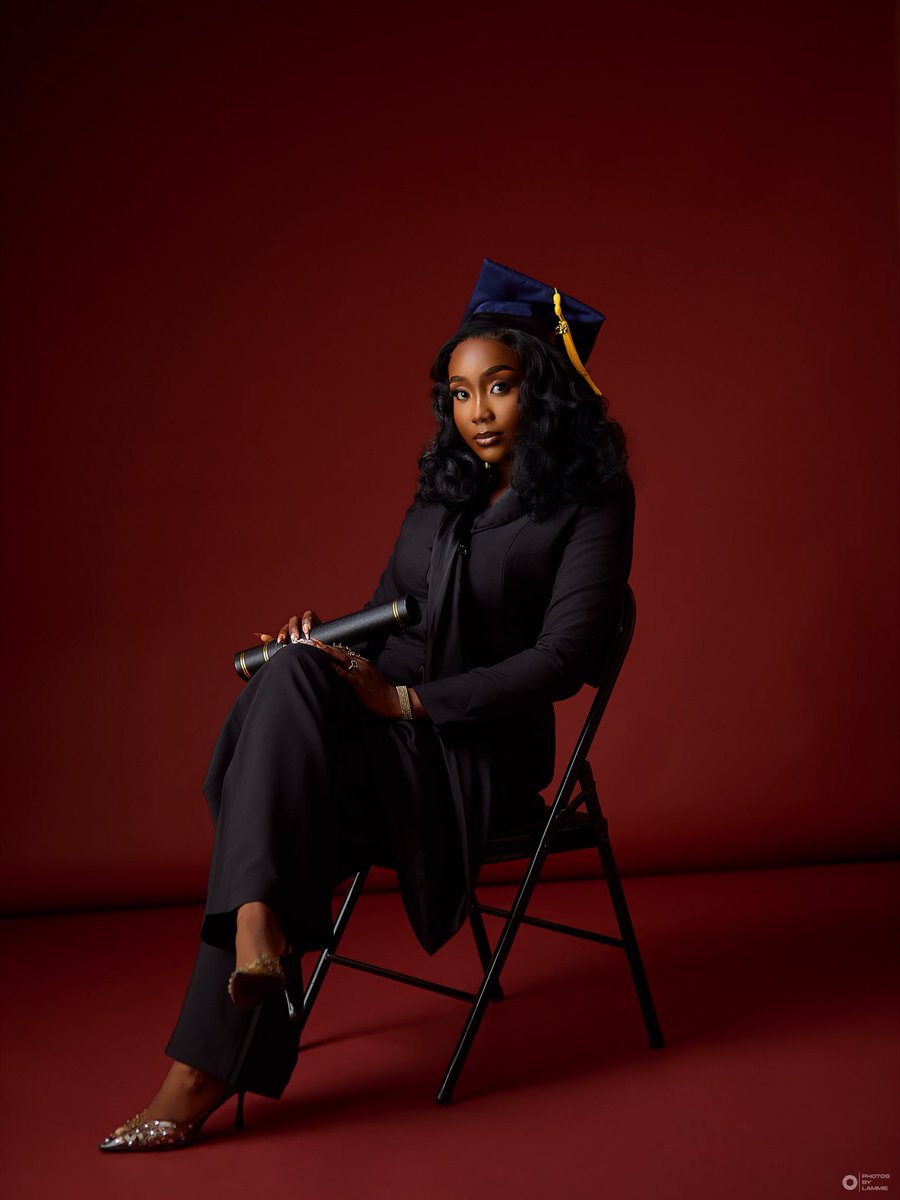 Olabisi_taiwo1's tweet photo. Graduateeee 🖤👩‍🎓

Bsc. Accounting https://t.co/m65W1Vkzzs
