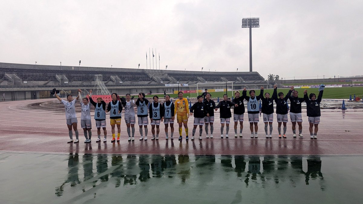 YAMATOGAMBA's tweet photo. 運にも恵まれてエルフェン勝利！  PKを制して勝ち点２。
途中痛みと戦うかっしーがスーパーセーブ連発。
推しの和心ちゃんも随所にいい働きをしたし、三秋ちゃんが古巣相手にPKをど真ん中に蹴る強心臓ぶりが見れた。
今年はミラクルあるし、本当に強い。頼もしい。
現地の方、お疲れ様でした。
 #ちふれasエルフェン埼玉