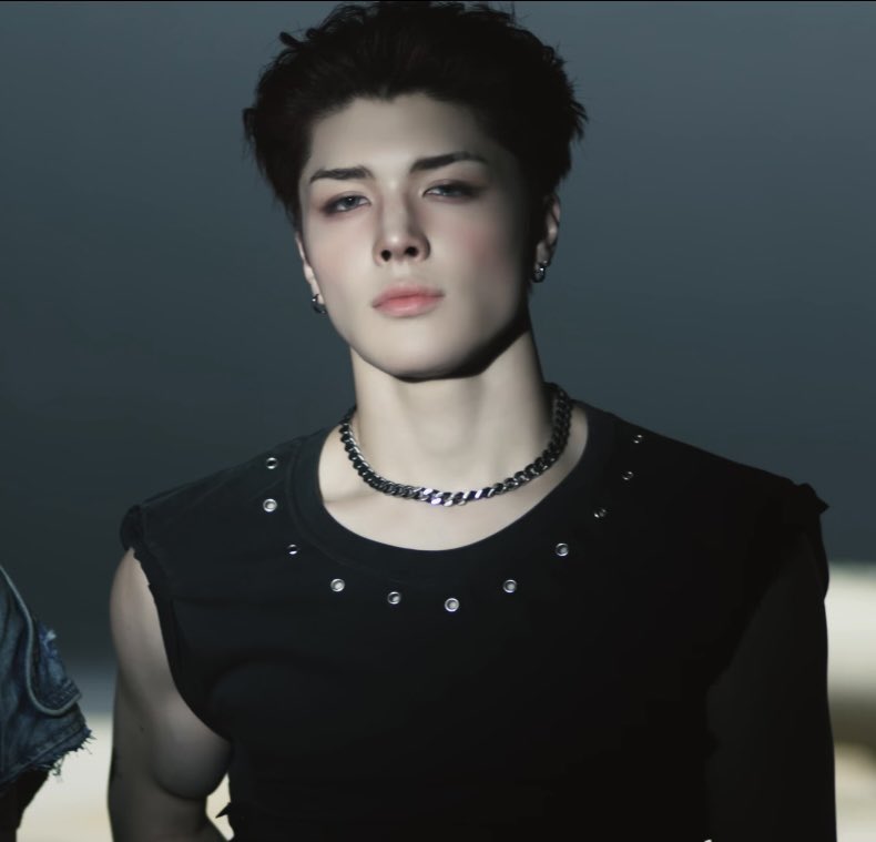purplejjk14's tweet photo. OH HE’S INSANEEE #andTEAM #MAKI https://t.co/6UicZUmf2I