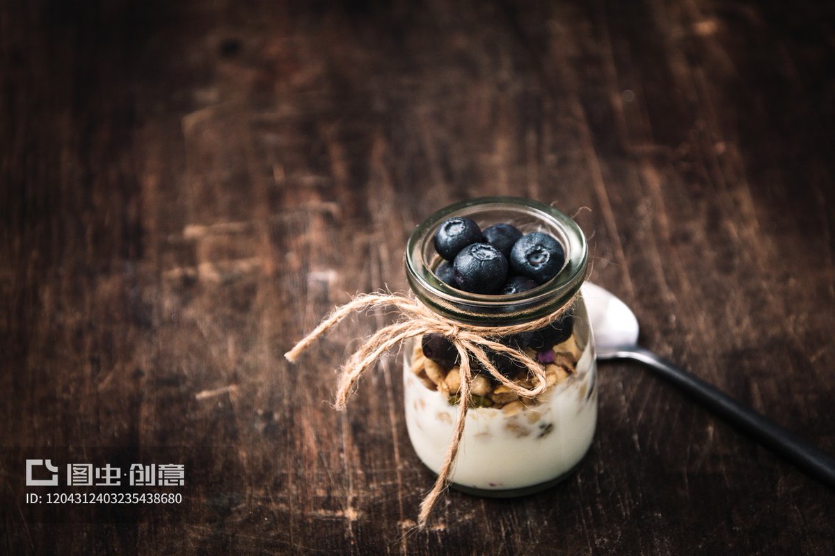Pmacara's tweet photo. [Just tried the new wild blueberry Greek yogurt from local farms—thick, tangy, no added sugar, and those plump berries burst with natural sweetness. 10/10 for morning bowls!]， https://t.co/j1FD3lYKiA