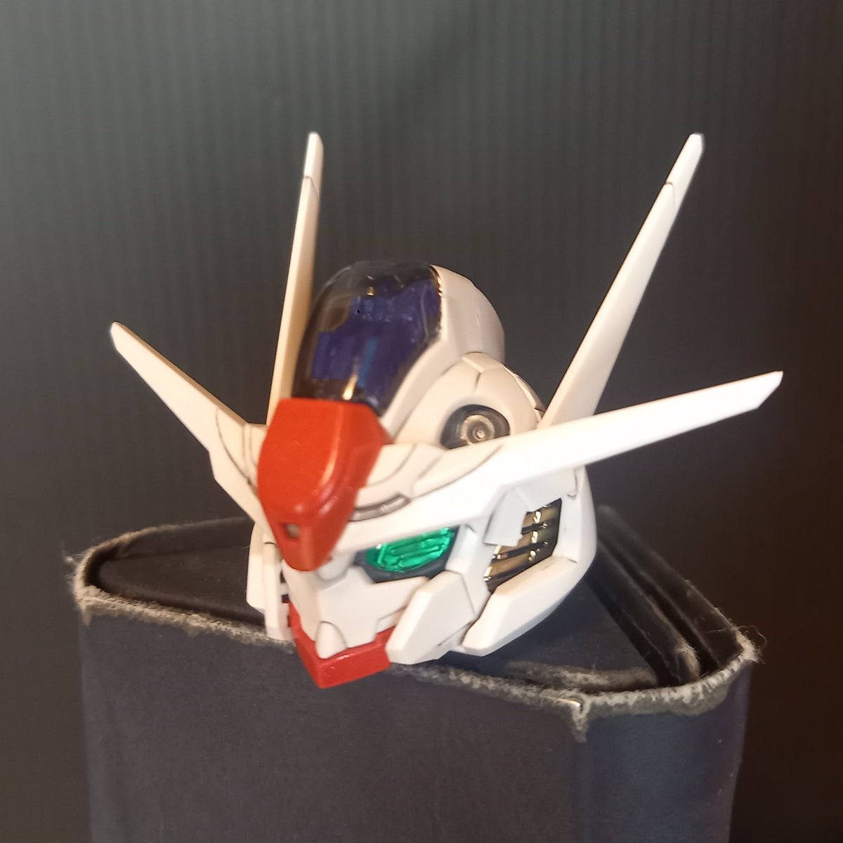 elfinvanpelt's tweet photo. MGSDエアリアル、頭部だけ完成しました。

HG×２、改修型、フルメカニクスと作って５体目。それでも作りたい機体なのは相当エアリアルが気に入ってるみたいです♪

バーメットシックスで作っていきます。

#ガンプラ製作中 https://t.co/NVHD2lMQfg