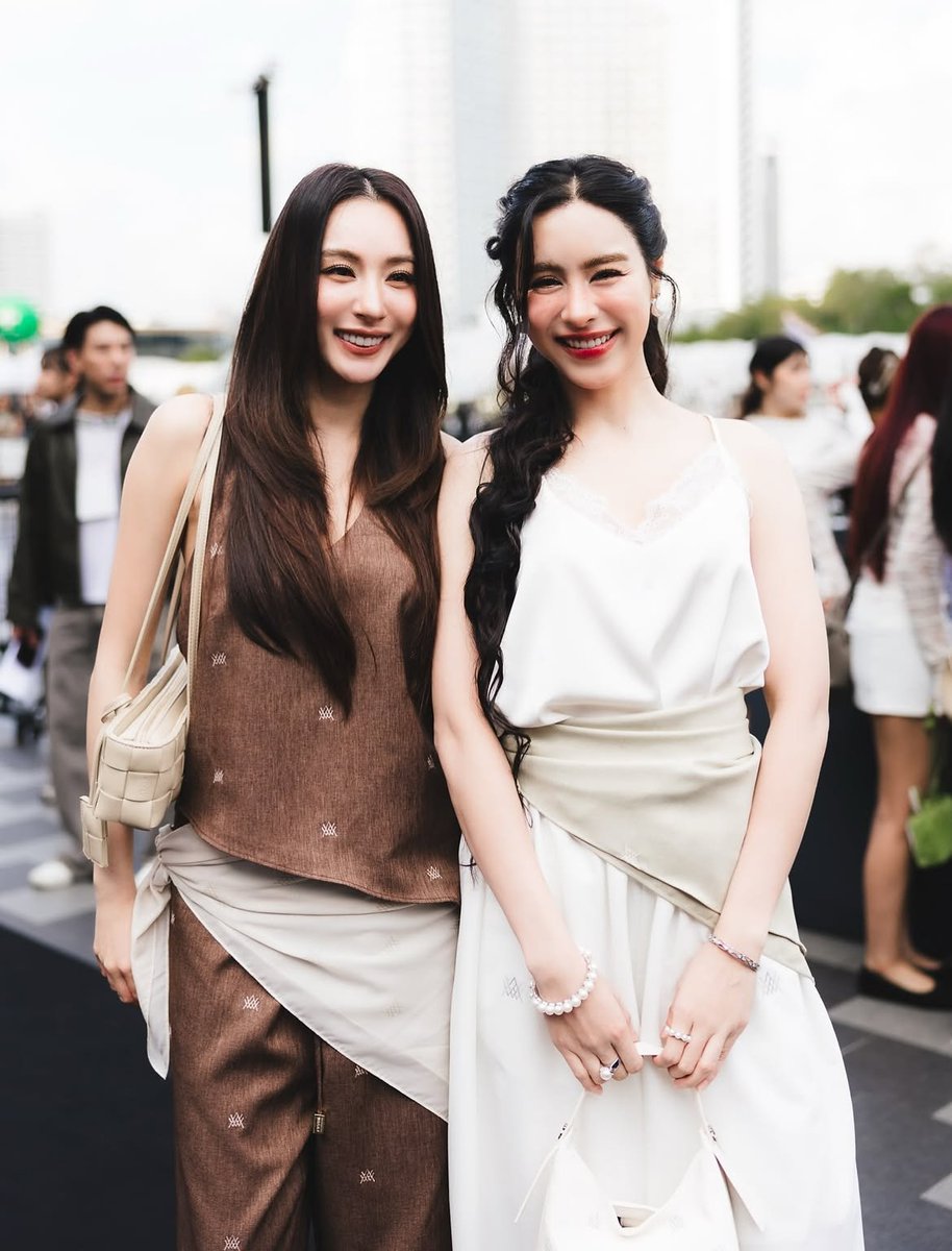 Enjoyyotdr_OFC's tweet photo. 260923 punpreedee IG Update with Enjoy 🐶✨

“ @ELLEThailand 🫶🏻💖 
#ELLEFASHIONWEEK2026 #SeeYouAtTheTent ”

🖇 : https://t.co/L9ElUQI5QV

#Enjoyyotdr #เอนจอยธิดารัตน์
#punpreedee #พีพีปุญญ์ปรีดี https://t.co/7BvvHgw7JX
