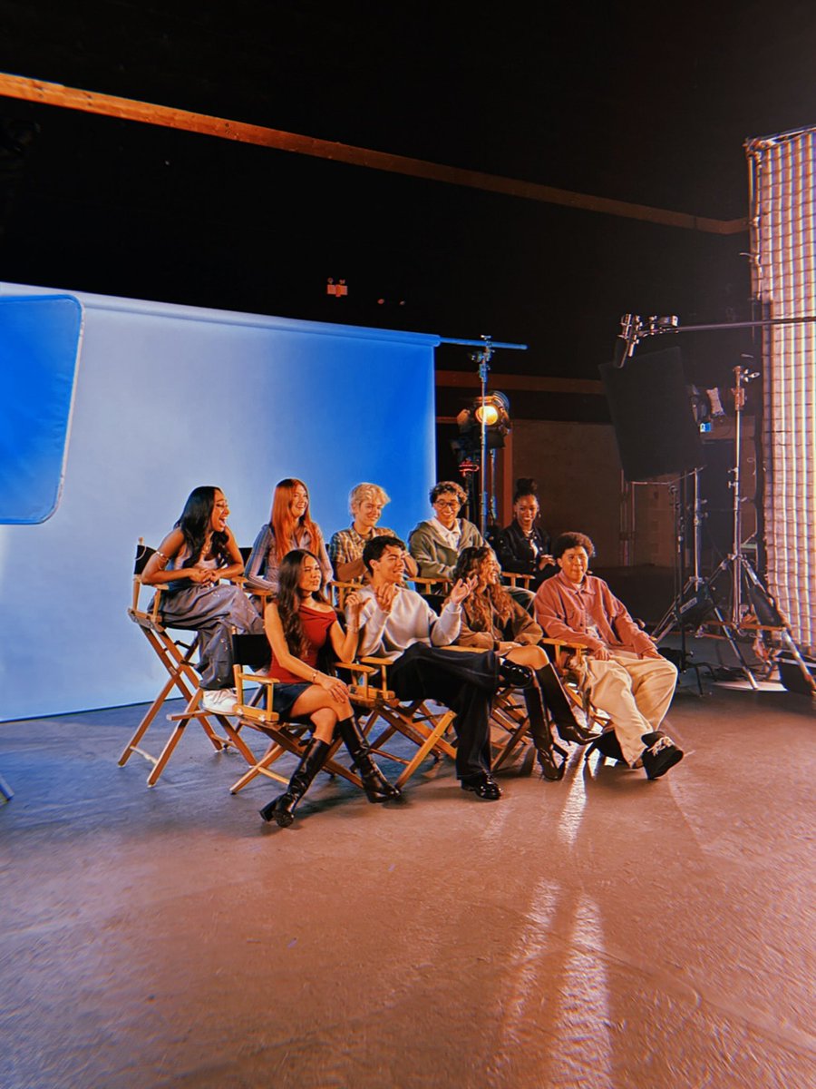 DebiLegranwyue's tweet photo. New behind-the-scenes photos of Malachi and the Camp Rock 3 cast. https://t.co/e9kgmZqLFG