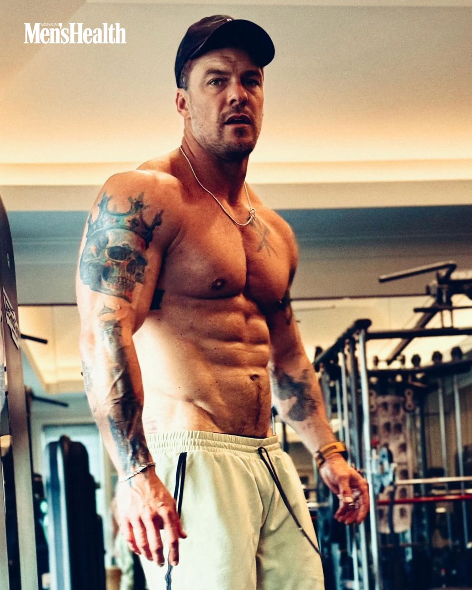 ScouseAdam28's tweet photo. Great new pics of Alan Ritchson from Men's Health Australia  💪 https://t.co/WE8kD9u6qD