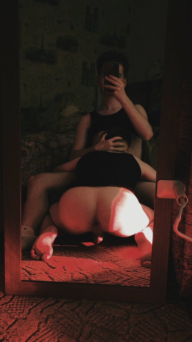 2ElDucks's tweet photo. On his knees, just the way I like it 😈
#MickeyAlex #2elducks #Mlm #Twink https://t.co/4UGmXNF5As