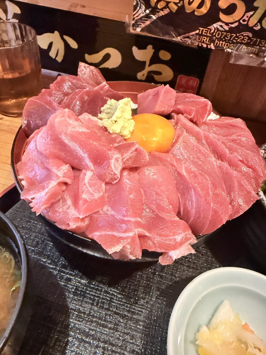 torufes's tweet photo. ごちそうさまでした！（つむぎ家天満橋海鮮居酒屋 さん／カマトロ丼のネタ大2,300yen＋ごはん大盛50yen） https://t.co/roXqyrmk8q