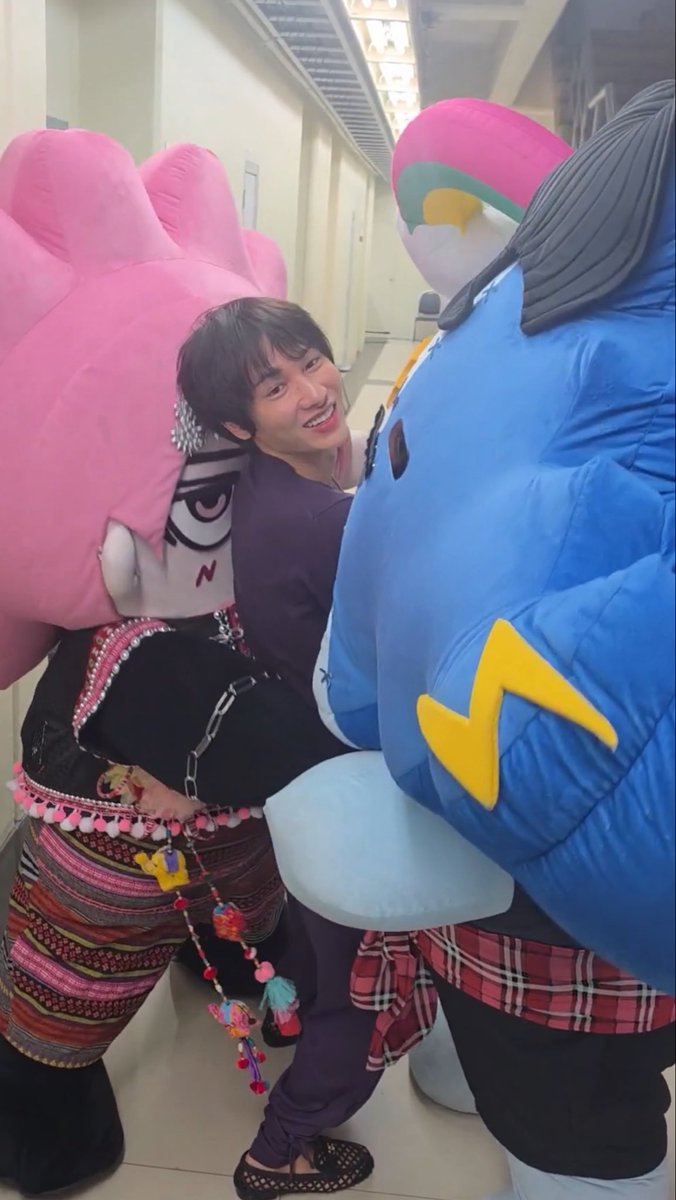 isknnu's tweet photo. มึง กุตรายยย พี่น้องกันตอนนี้เหมือนน้องวาเนียเลย 5555555555555555555555555555555555555 https://t.co/yYpXXq5c14