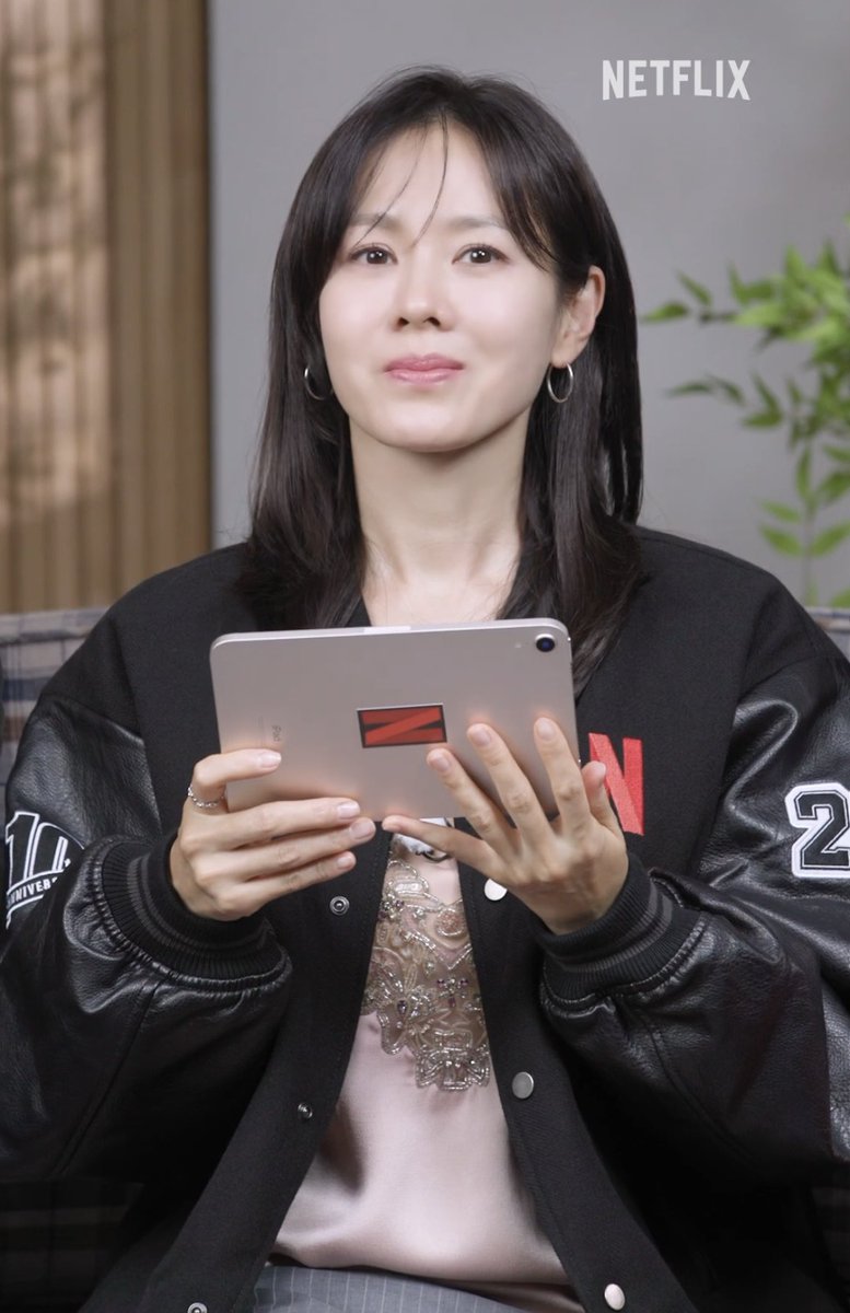sonyejinpics's tweet photo. my gorgeous mother https://t.co/U51eyDwpVk
