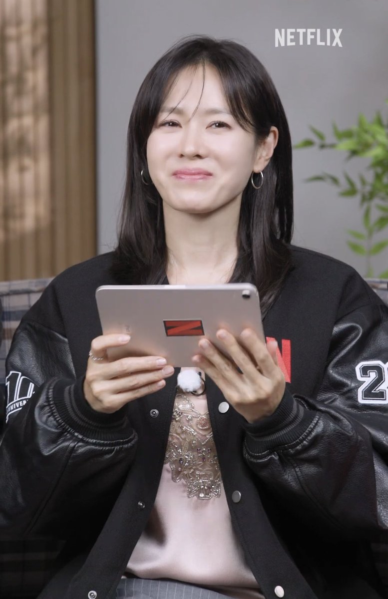 sonyejinpics's tweet photo. my gorgeous mother https://t.co/U51eyDwpVk