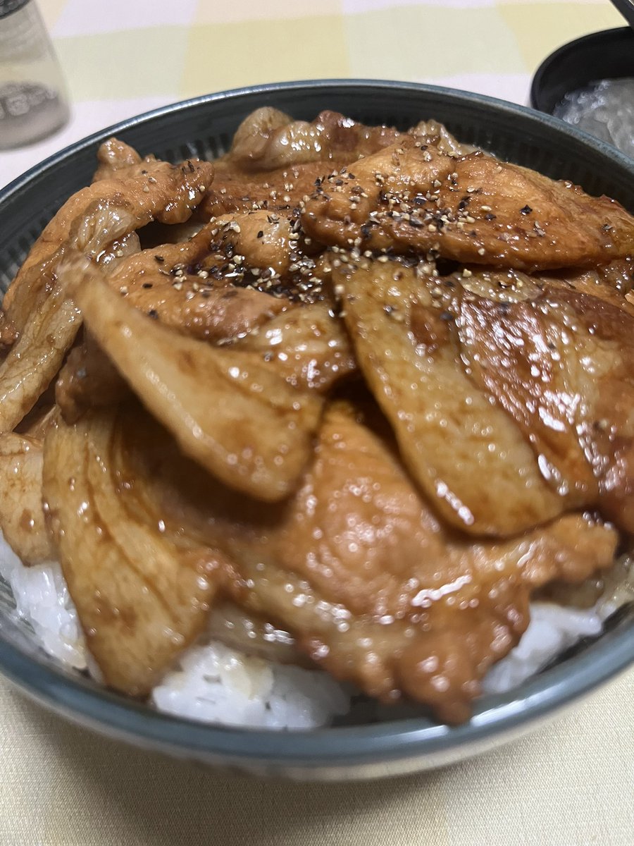 rrhsdw's tweet photo. 肉焼きすぎた、ドカ食いします https://t.co/Ugi5ZzAdVP