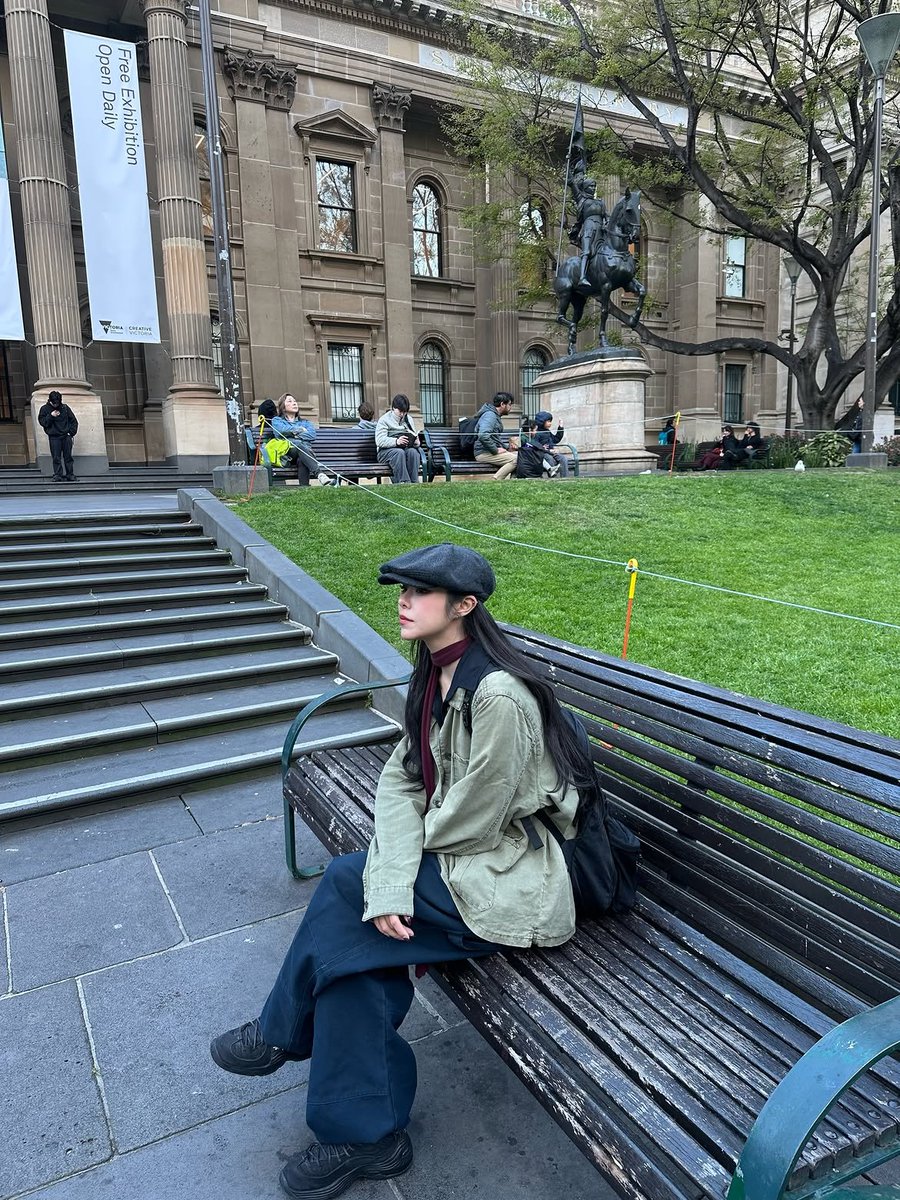 moodarada2's tweet photo. MAMAMOO University exchange studies vibes in Melbourne~

#mamamoo #마마무 #solar #솔라 #moonbyul #문별 #wheein #휘인 #hwasa #화사 https://t.co/ZFyztUpcPf