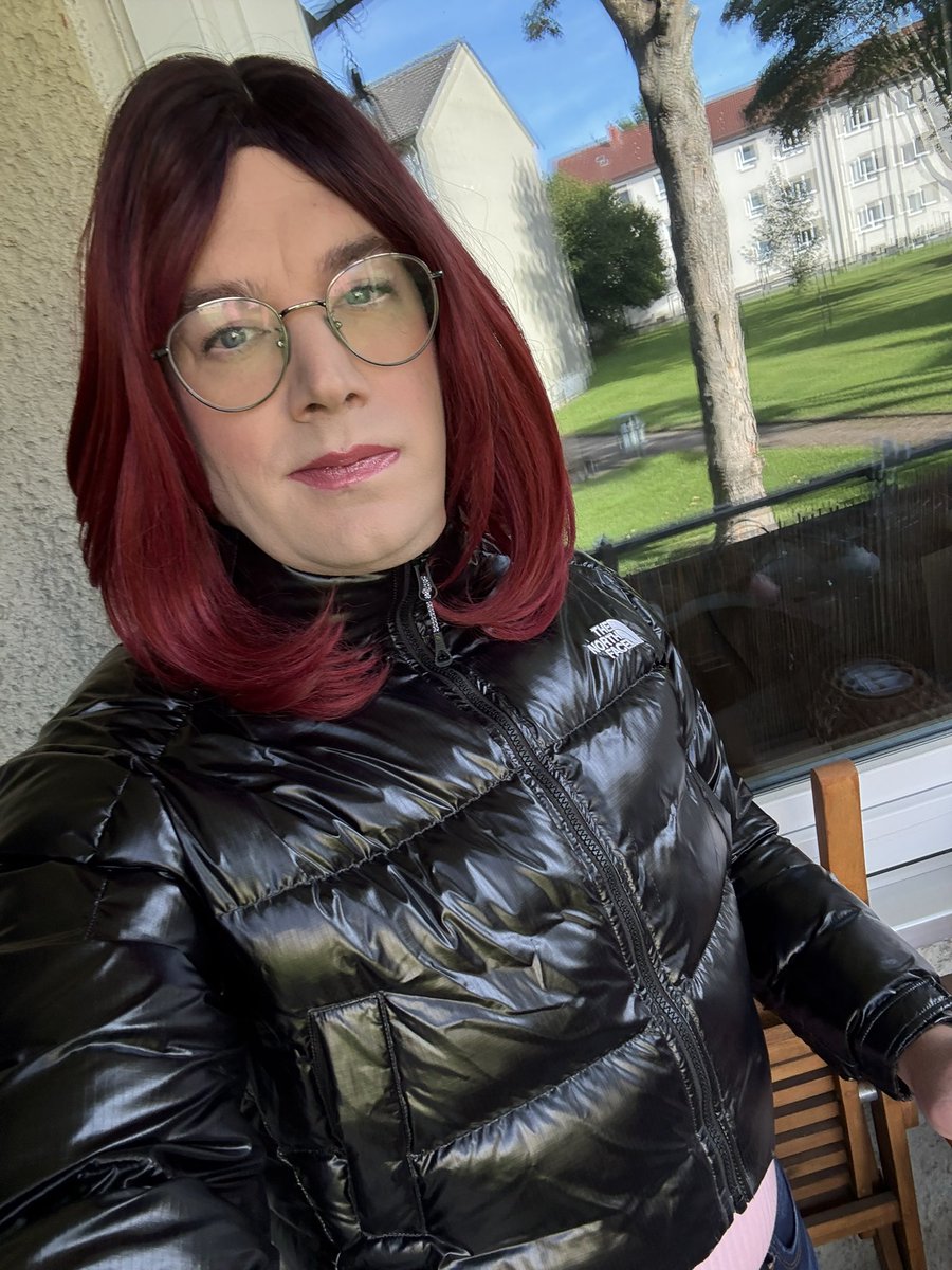 fr0rider's tweet photo. Heute direkt schon in meiner glänzenden TNF-Puffy unterwegs 😈😍🥰😇 #crossdresser #crossdressing #sissy #mtf #maletofemale #dresser #genderfluid #crossdressers #cd #sissygirl #feminization #feminisation #crossdressed #girlslikeus #femboy
#outing #exposing #puffy #thenorthface https://t.co/iG252KBhMk