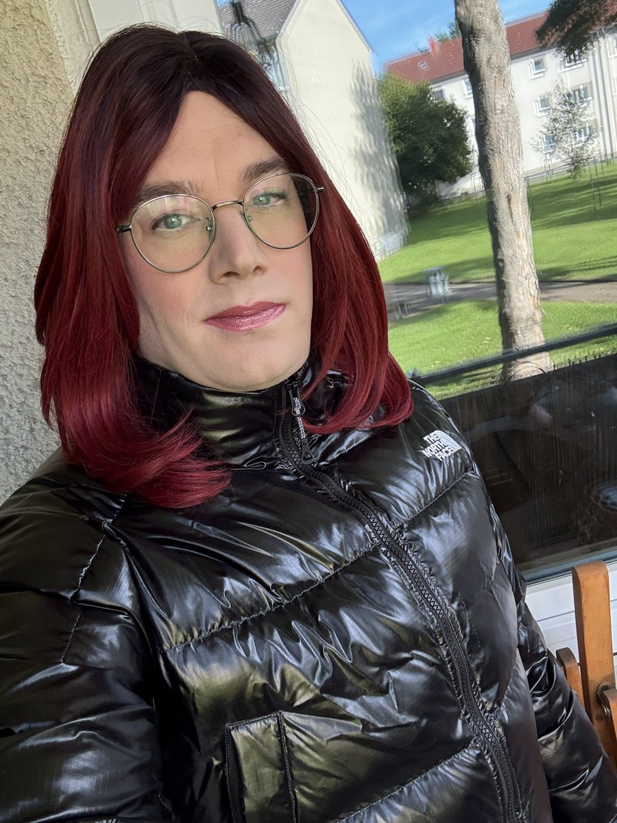 fr0rider's tweet photo. Heute direkt schon in meiner glänzenden TNF-Puffy unterwegs 😈😍🥰😇 #crossdresser #crossdressing #sissy #mtf #maletofemale #dresser #genderfluid #crossdressers #cd #sissygirl #feminization #feminisation #crossdressed #girlslikeus #femboy
#outing #exposing #puffy #thenorthface https://t.co/iG252KBhMk