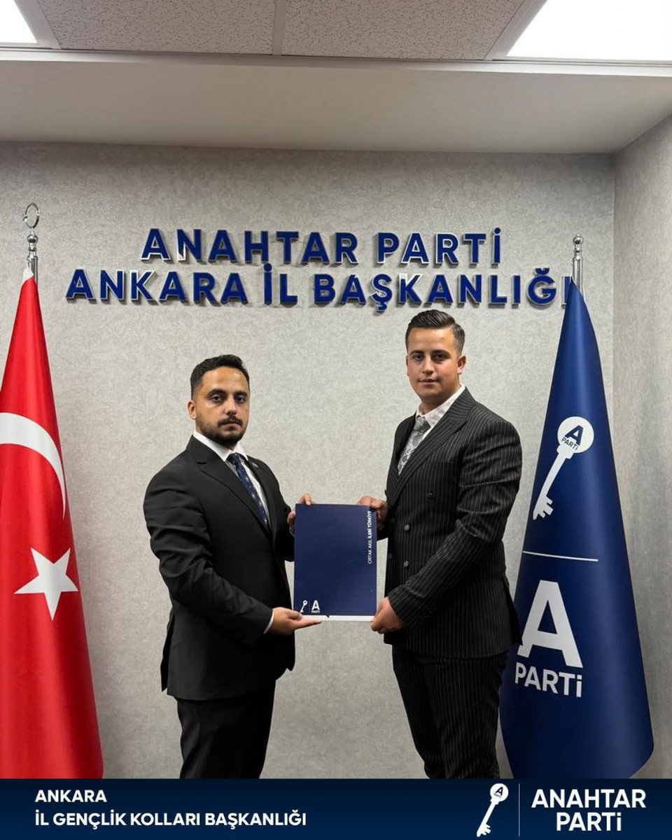 Anahtarankaragk's tweet photo. Görevini Ahmet Can Demirhan’a devreden İlçe Gençlik Kolları Başkanımız Alkama Koçak’a bugüne kadar teşkilatımıza verdiği emek ve hizmetlerden dolayı teşekkür ediyor, Ankara İl Gençlik Kollarımızdaki yeni görevinde başarılar diliyoruz.

@trmehmthan https://t.co/CtqbKfxBos