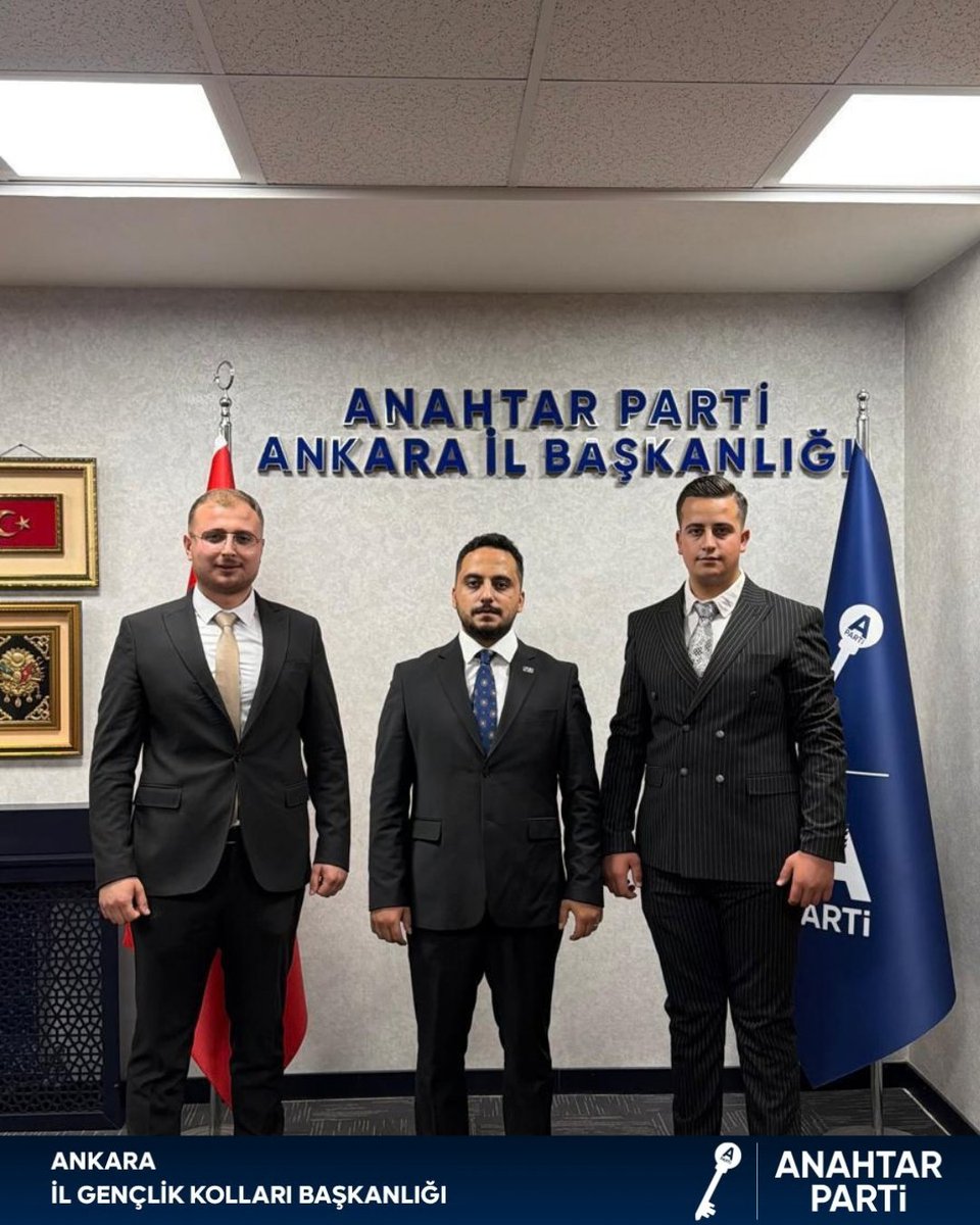 Anahtarankaragk's tweet photo. Görevini Ahmet Can Demirhan’a devreden İlçe Gençlik Kolları Başkanımız Alkama Koçak’a bugüne kadar teşkilatımıza verdiği emek ve hizmetlerden dolayı teşekkür ediyor, Ankara İl Gençlik Kollarımızdaki yeni görevinde başarılar diliyoruz.

@trmehmthan https://t.co/CtqbKfxBos