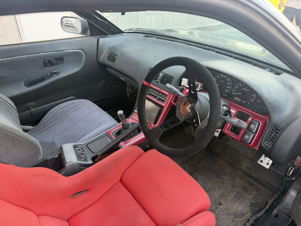 RANIDU1992's tweet photo. S13 シルビア 5MT QS

・5速マニュアル（5MT）
・QS
・サンルーフ
・走行距離：約15万km
・NISMO 2WAY LSD
・車高調（フルタップ）
・スーパーコッパーミックスクラッチ
・新品プラグコード

車検2年で 200万円 https://t.co/g7TJyZ7fkq
