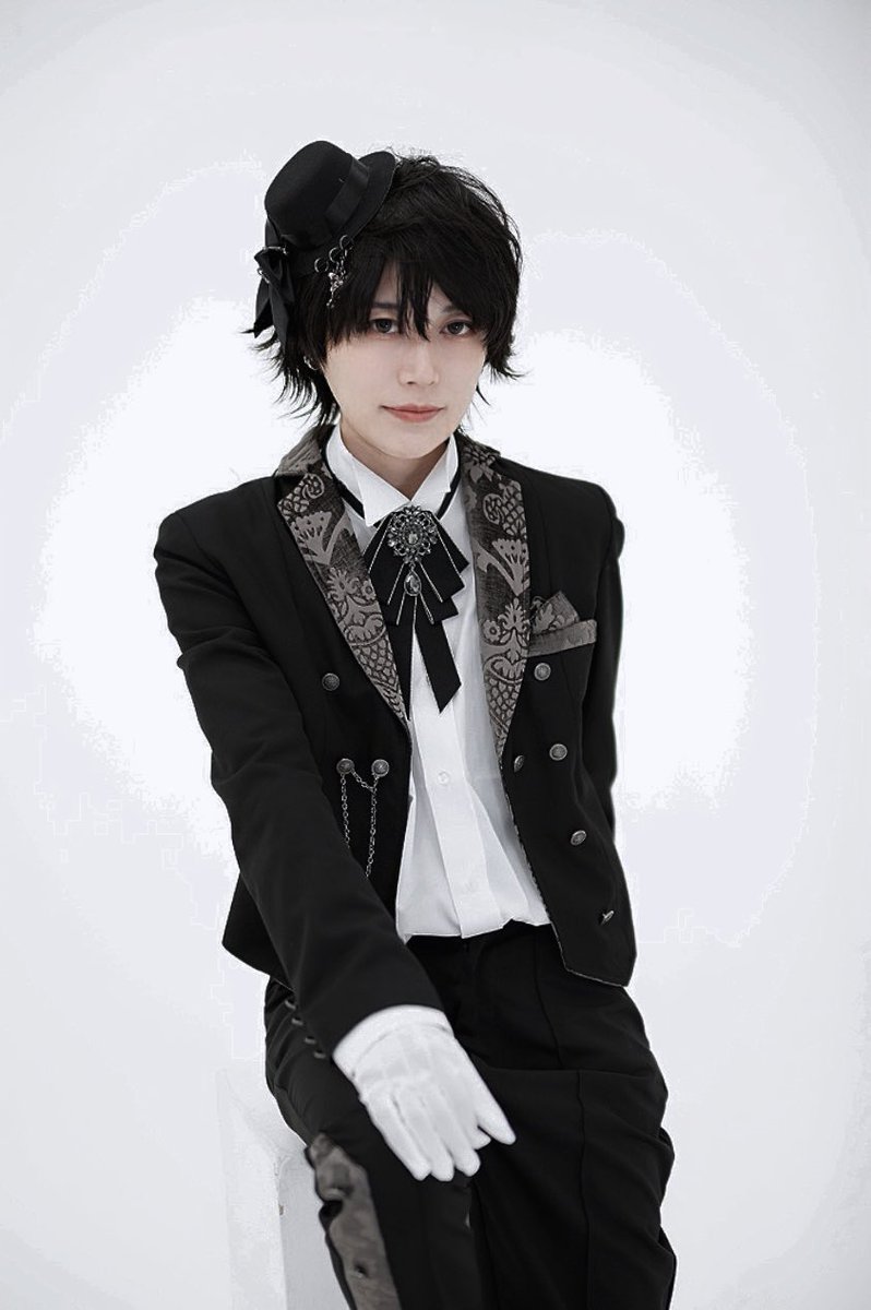 rentaro_luna's tweet photo. 10/24(土)に生誕イベントすることになり、それに向けて撮影をしてきました🕯️🖤

初めてですが楽しんでもらえるように準備中です！
ちょい不安もあるけど楽しみ〜！
詳細はまた後日アップ予定です👀
#男装　#男装カフェ　#男装コンカフェ https://t.co/HcFJXlDm4Z
