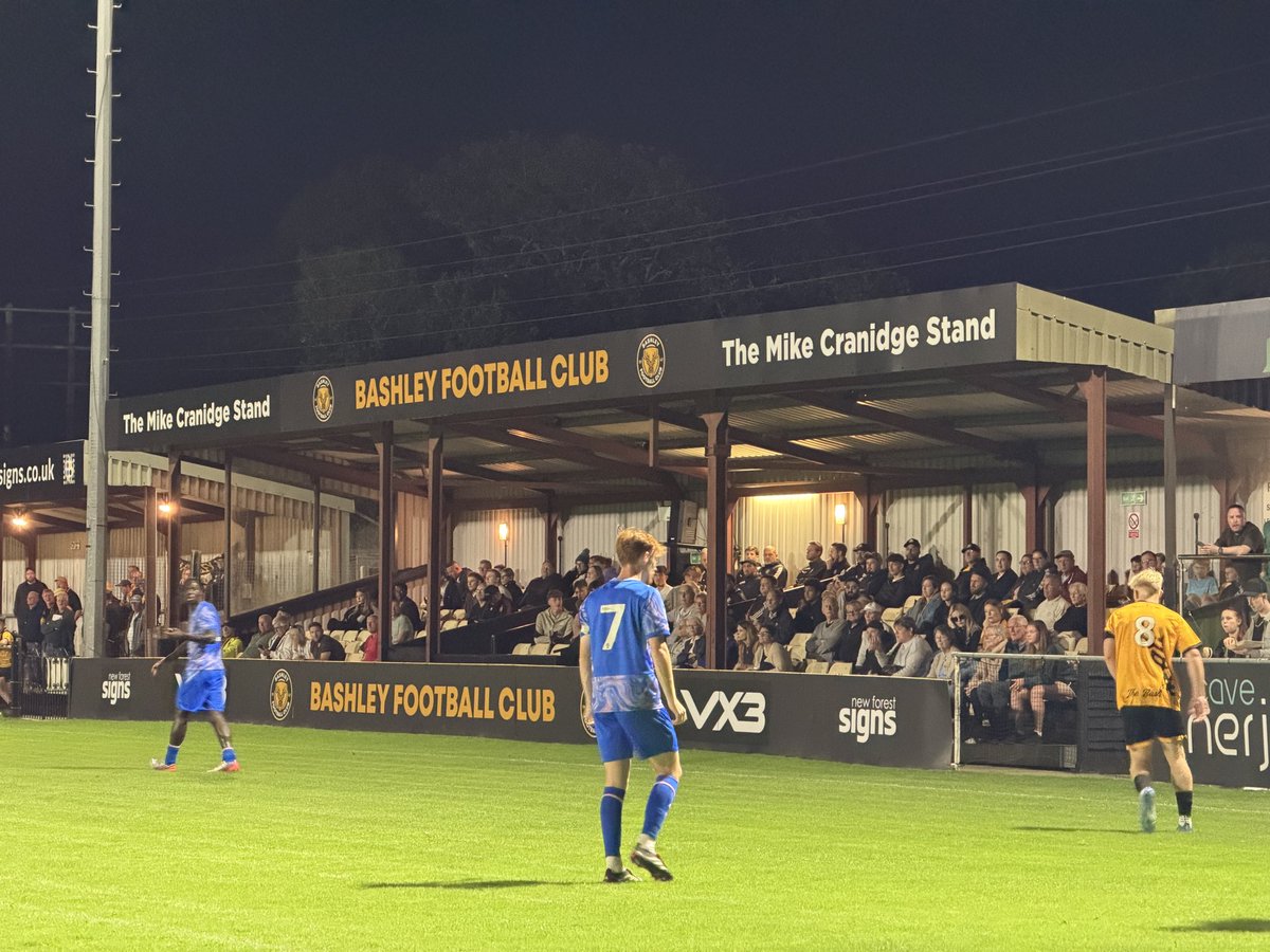 DanColmer's tweet photo. A special night as ‘The Mike Cranidge Stand’ was officially opened, exactly three years since we lost Grandad. 

A 3-1 win in the 2nd Round of the Hampshire Senior Cup against Southampton. I know you would have enjoyed that one!

#UpTheBash #WeAreBashley @BashleyFootball ⚫️🟡 https://t.co/badRaja2aq