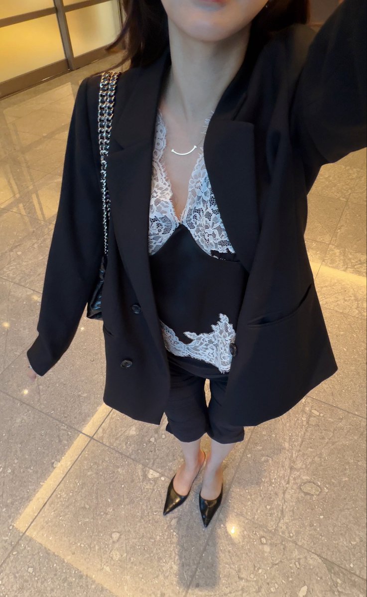 chocom___'s tweet photo. ご好評をいただいたレース×ジャケット 秋服コーデのアイテムまとめ📝 GUのジャケット、汎用性高すぎて毎年お世話になってる🥹🖤 https://t.co/H147nqVn54