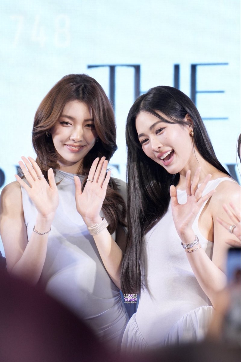 lonongnub_trend's tweet photo. 🩵𝐓𝐡𝐚𝐧𝐤𝐬 𝐭𝐨 𝐓𝐡𝐞 𝐓𝐨𝐮𝐜𝐡 𝐂𝐥𝐢𝐧𝐢𝐜🩵

LO THE TOUCH BLUEPRINT 
#TheTouchBluePrintxLingOrm
#LingOrm #หลิงออม

ขอขอบคุณ THE TOUCH CLINIC (@Thetouchgroup) เป็นอย่างยิ่งที่มอบความไว้วางใจเลือก หลิงหลิง คอง และ ออม กรณ์นภัส มาเป็น Brand Ambassador และยังช่วยดูแลและฟื้นฟูสุขภาพผิวแม้ในยามที่ทำงานหนัก 🤍✨ ทำให้ทั้งคู่พร้อมส่งต่อความสดใสและมั่นใจให้แฟนคลับ 🫶