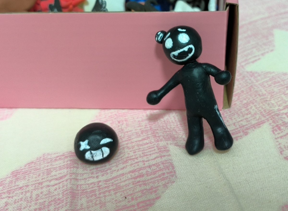 Redisnyashka's tweet photo. Look! I made Steven and Ash out of polymer clay.
#TheEndIsNigh #TimeFcuk https://t.co/34eleCXORo