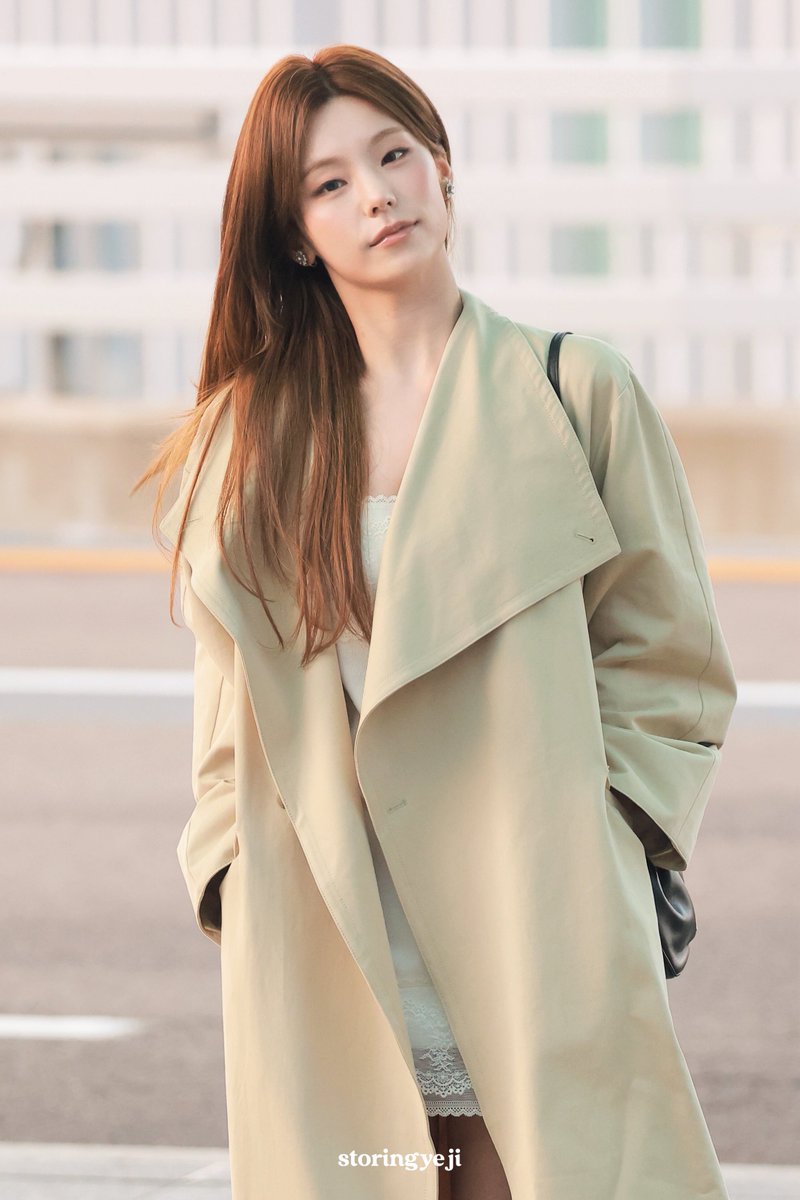 storingyeji's tweet photo. 260923 출국 #예지 #YEJI 

가을여신🥺

JAKARTA MENYAMBUT YEJI 
#SelamatDatangYEJI https://t.co/htFiE6W5o5