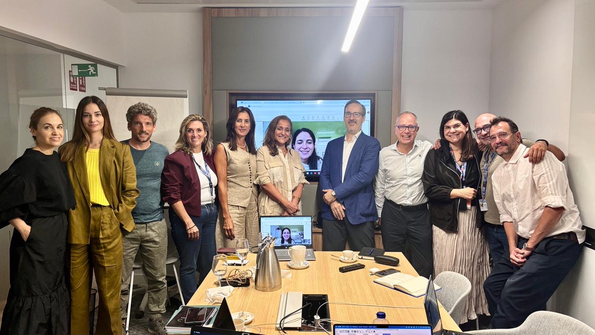 ClusterAVCat's tweet photo. 📢 Ahir el Clúster Audiovisual de Catalunya va participar a l'assemblea general de la REDCAU (Red Española Clústeres Audiovisuales) que va tenir lloc en el marc del @sansebastianfes. 🤝

Treballant per l'impuls de la indústria audiovisual! https://t.co/hf0MSdDrRX
