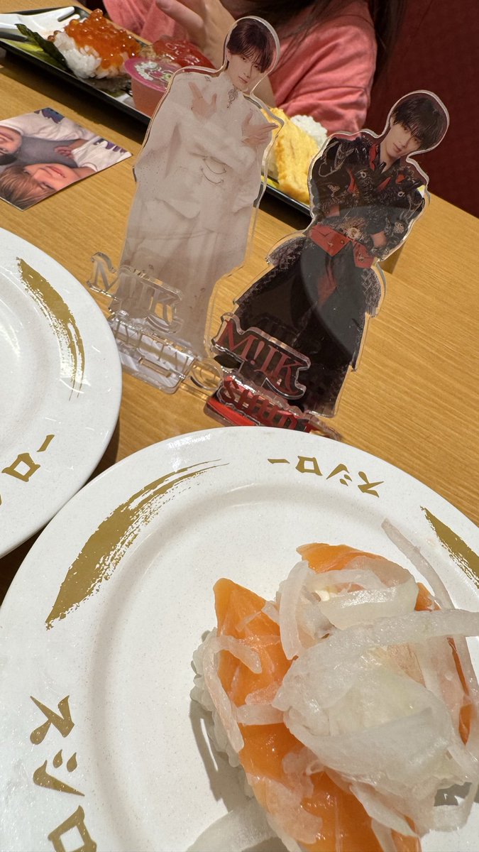 LunaLipon's tweet photo. 乾杯ー！！！ https://t.co/rJEvBNEP61