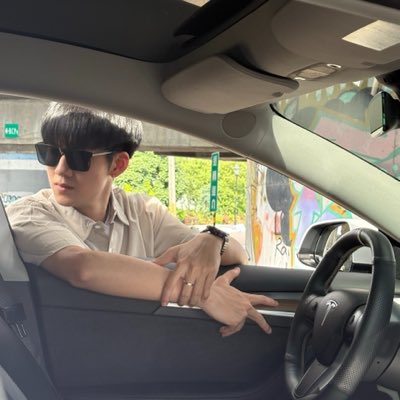 Welly292149002's tweet photo. #NewProfilePic (新個人資料照片) https://t.co/LHZ6Bf56Fd